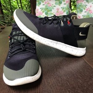 Women's size 10 Nike Free RN 2017 Commuter